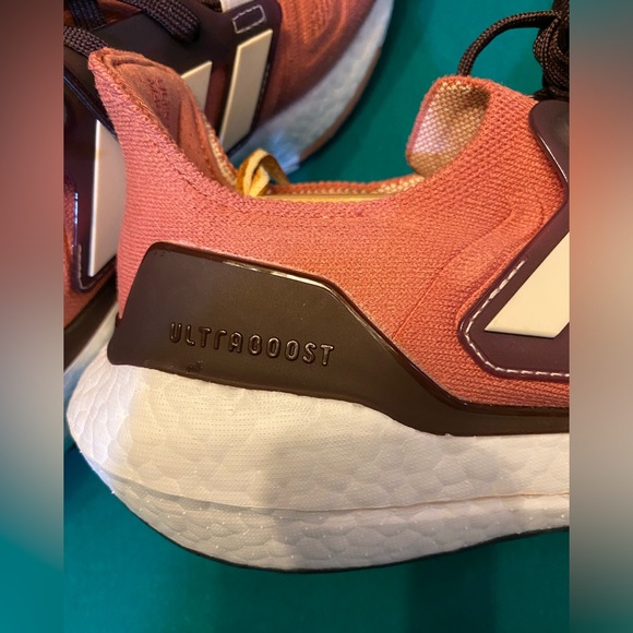 New ! Size 9.5 - adidas UltraBoost 22 Wonder Red Bliss Orange WOMENS NWOB $189 - Picture 5 of 7